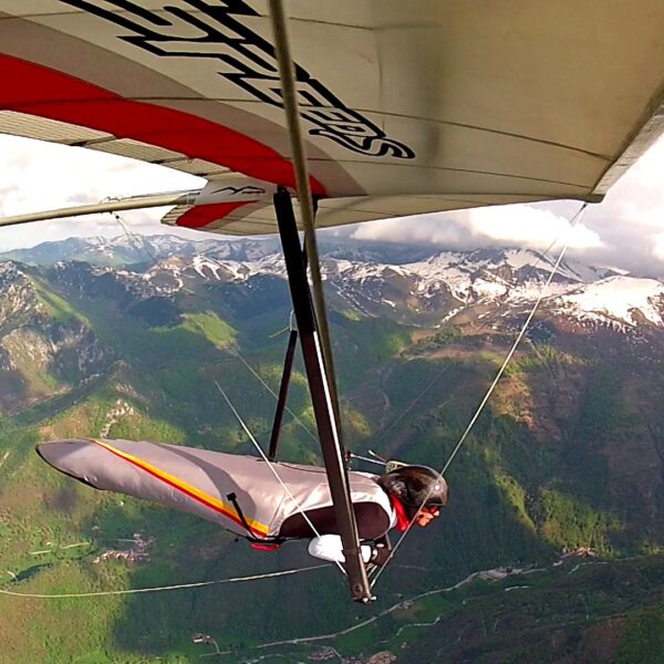 Sasha hang gliding Monte Malanotte